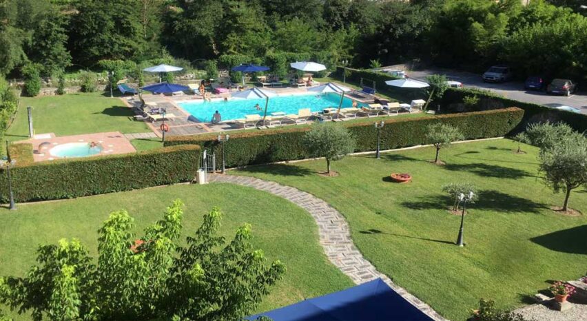 Veduta sul parco e piscina, Park Hotel Regina, Bagni di Lucca Terme.